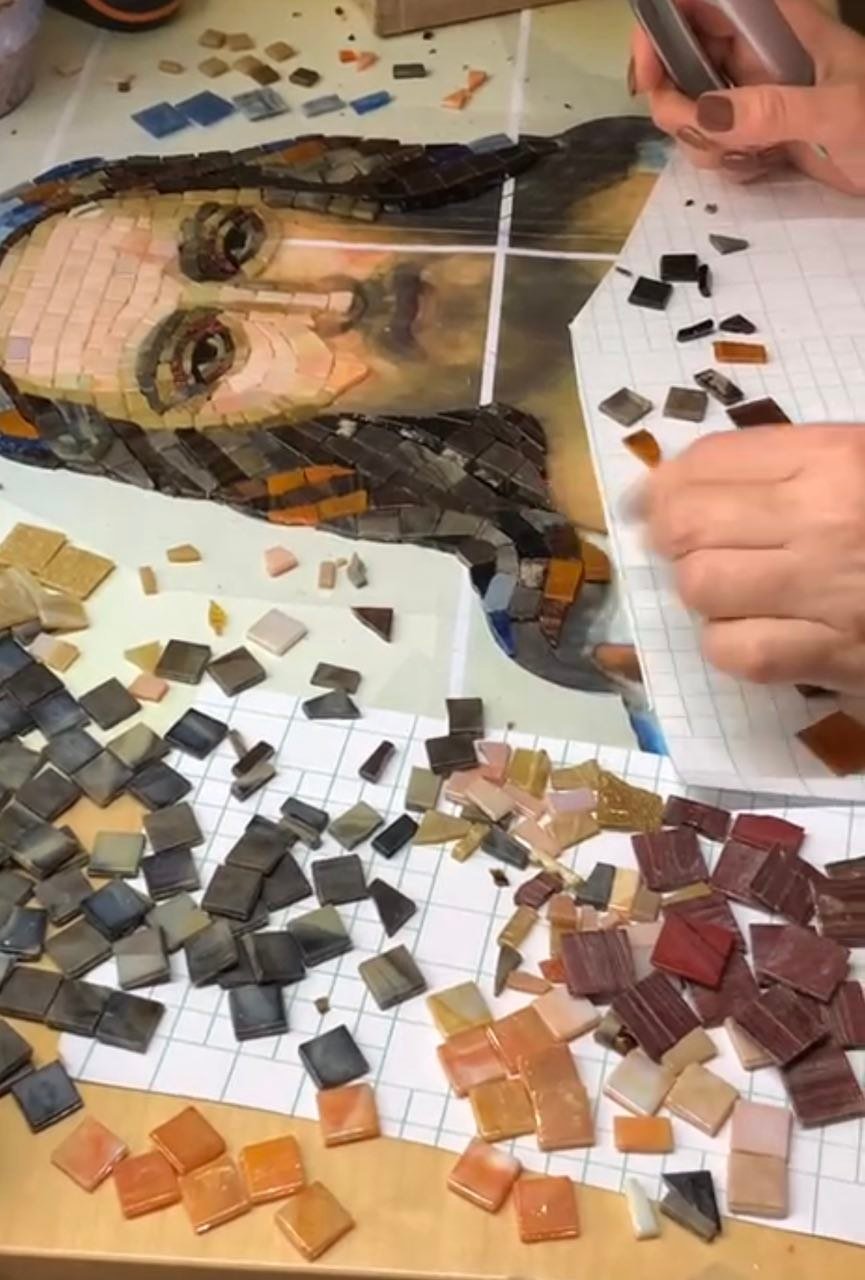 Pracownia – układanie twarzy z tesserae
